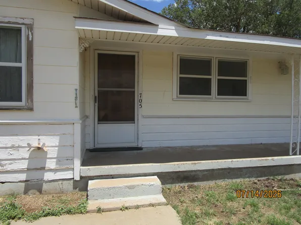 705 S Cornell Ave, Fritch, TX 79036
