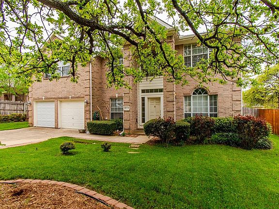 3rd image of 2213 Forest Park Cir