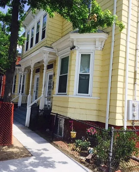 68 Pearl St #1 — Photo 3