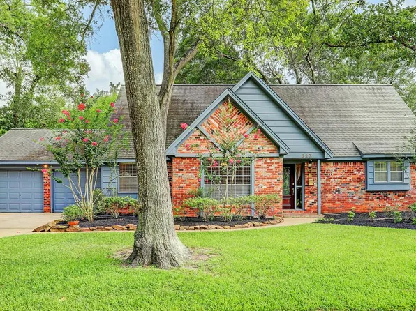 327 Whitecap Dr, Seabrook, TX 77586