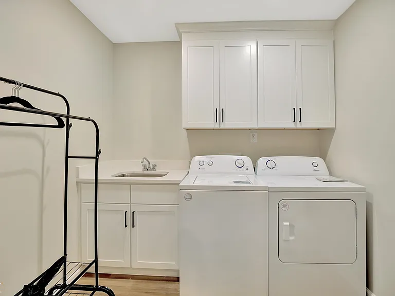 213 Oakmount Dr #FURNISHED — Photo 26