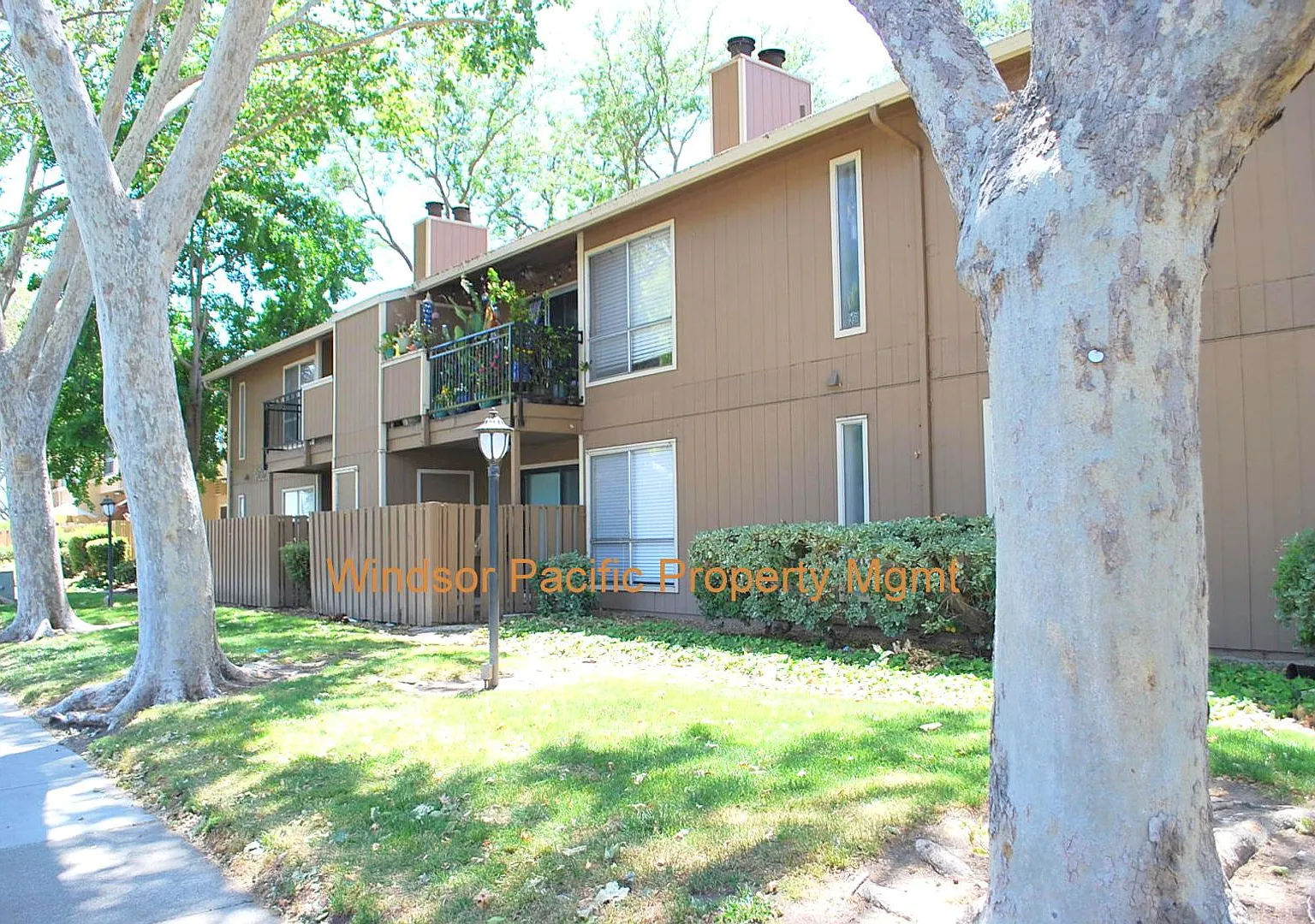 New Price ! Updated, Bright, Spacious & Clean! Excellent Location At The Vintner In San Ramon — Photo 2