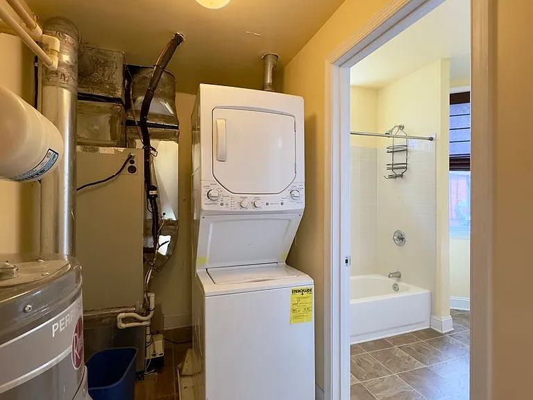 2210 N Charles St — Photo 31
