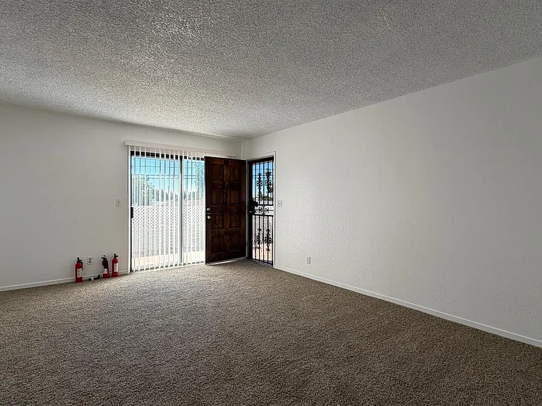 2514 E Andrews Ave — Photo 24