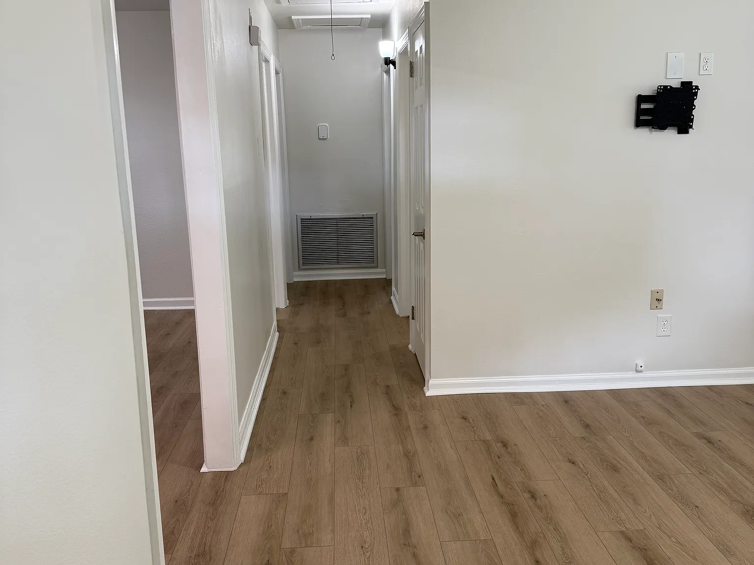 2 bed, 948 sqft, $1,800 — Photo 4