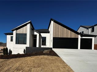 3902 SW Limelight Ln, Bentonville, AR 72713