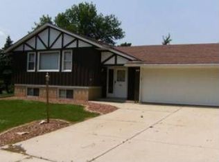 4942 Sumac Ln, Greendale, WI 53129