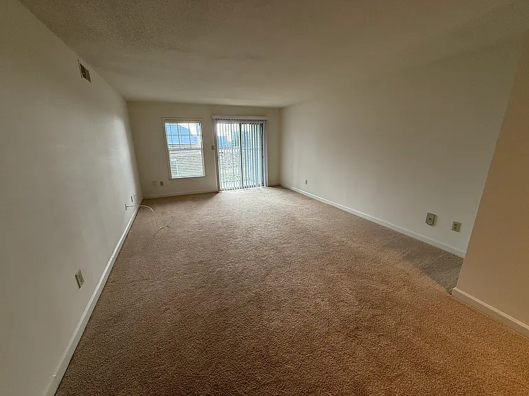 Avery Close Condominiums — Photo 24