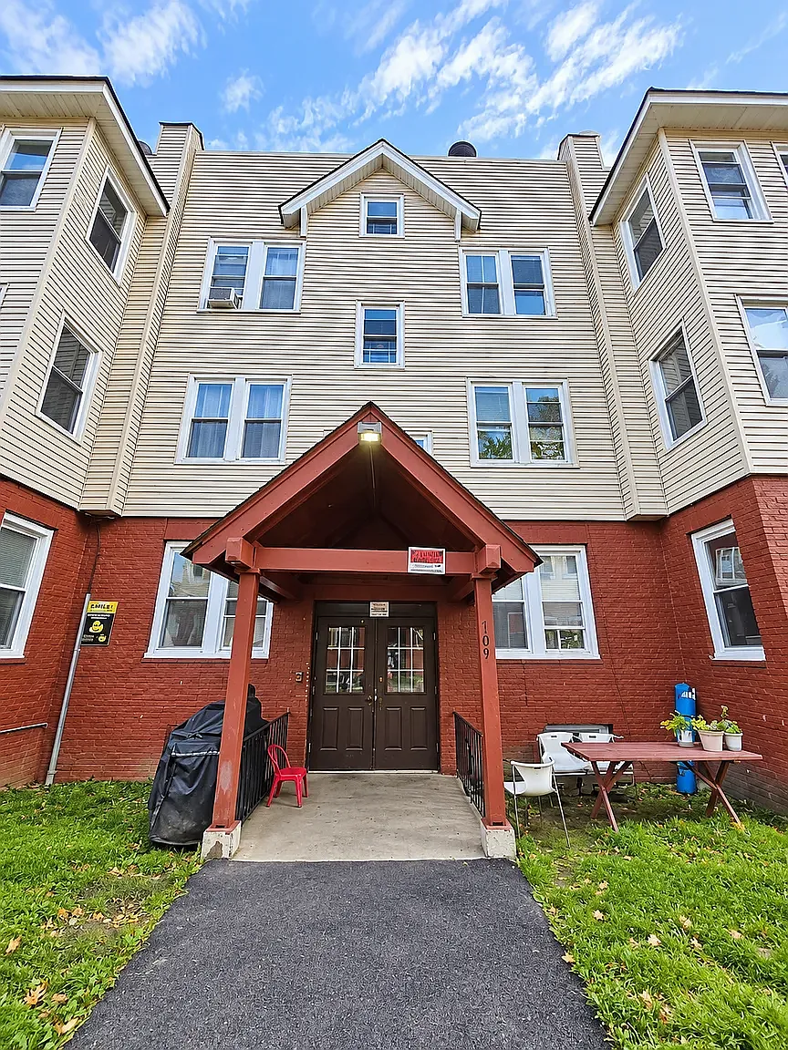 3 Bedroom Apartment for Rent in Plainfield, NJ - Unit E — Photo 1