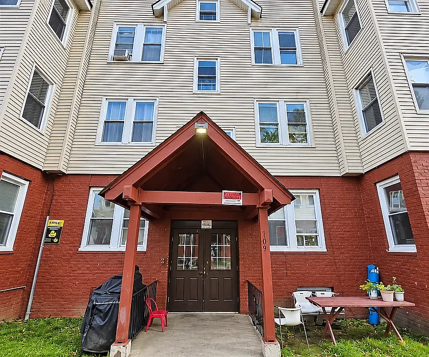 709 Kensington Ave E #E
