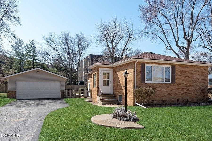 1st image of 212 Vail Ct