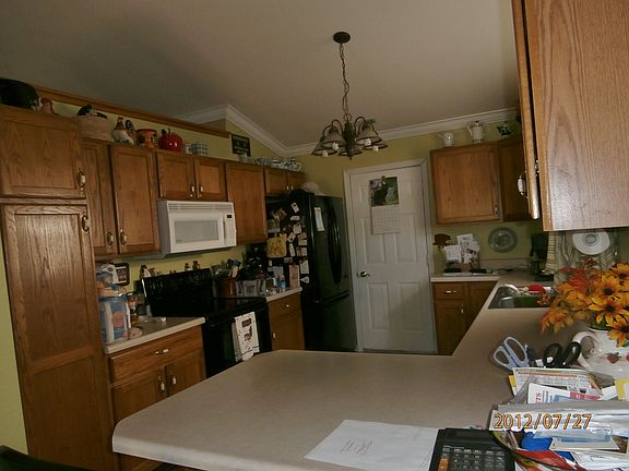 New kitchen appliances, plenty counter space.