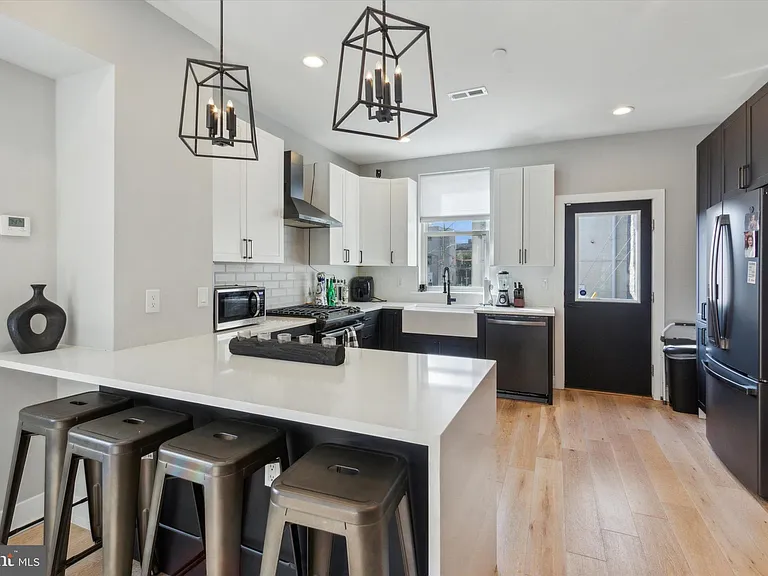 1500 N Myrtlewood St — Photo 7