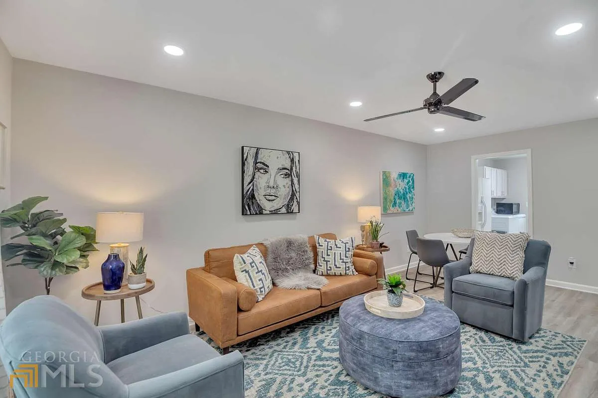 2 bed, 1.0 bath, 100 sqft, $3,100 — Photo 2