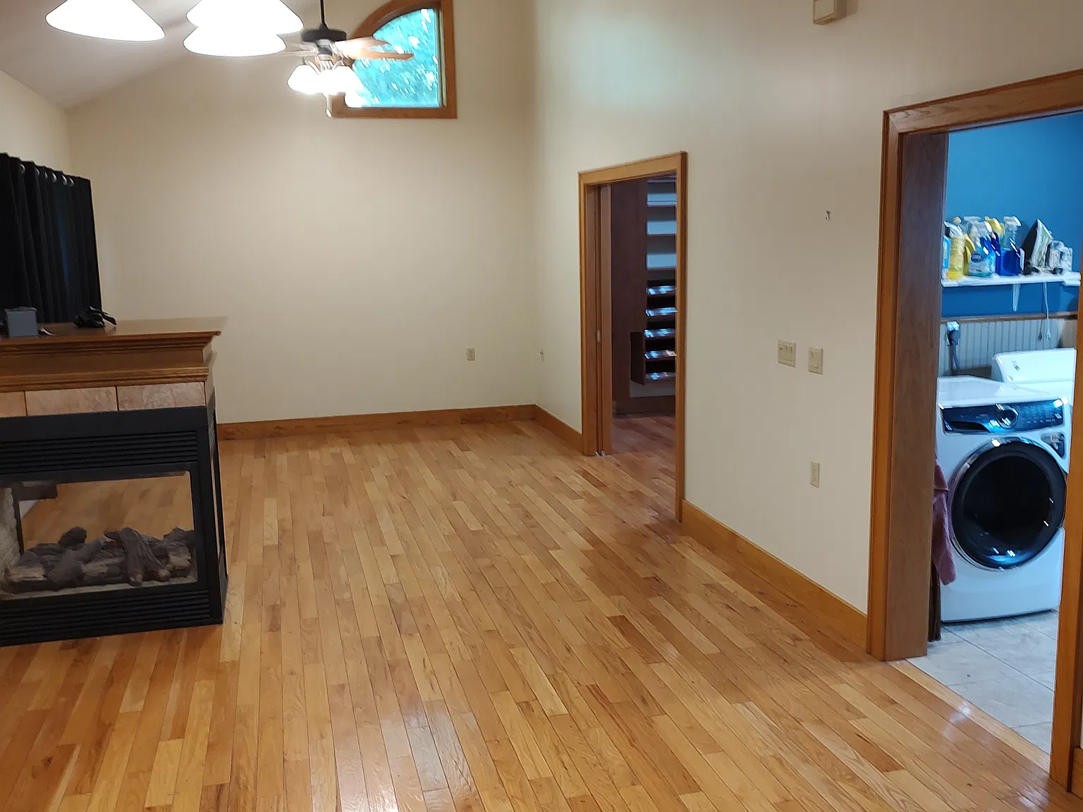 1 bed, 898 sqft, $1,350 — Photo 3
