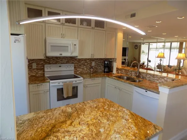 18026 San Carlos Blvd APT 79, Fort Myers Beach, FL 33931