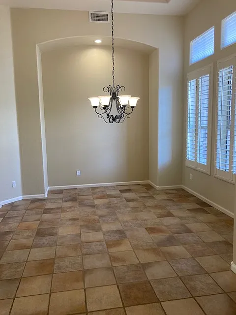 4 bed, 2700 sqft, $4,850 — Photo 4