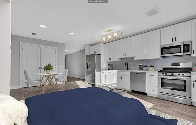 Studio, 625 sqft, $1,900 — Photo 3