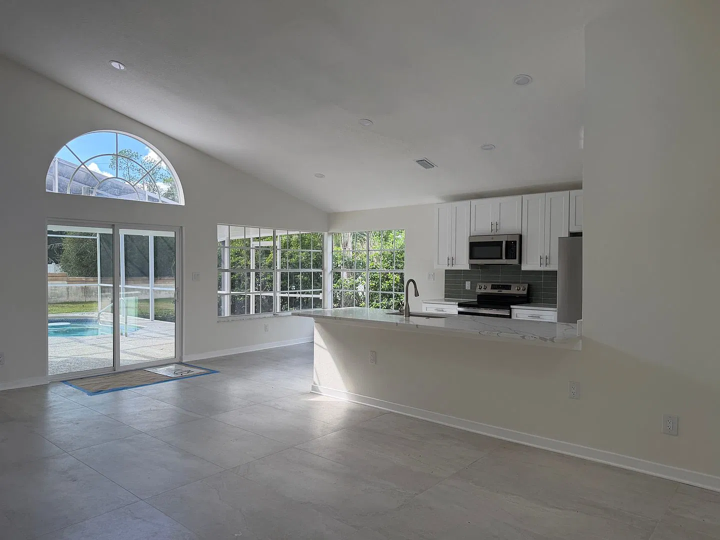3/2 Pool Home for Rent — Photo 2
