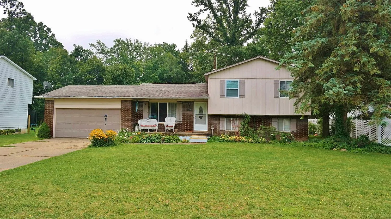 7144 Sherwood Ln photo 1