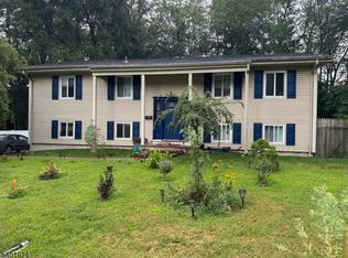 31 Green Dr, East Hanover Twp., NJ 07936