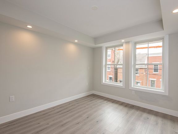 2nd image of 1133 E Columbia Ave #301