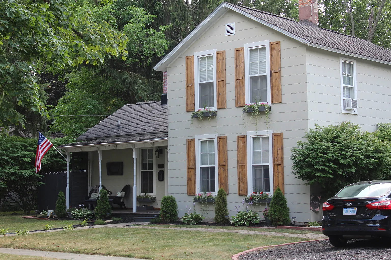 211 N Van Buren St photo 1