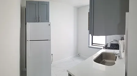 Rented by Grandeur Realty Inc