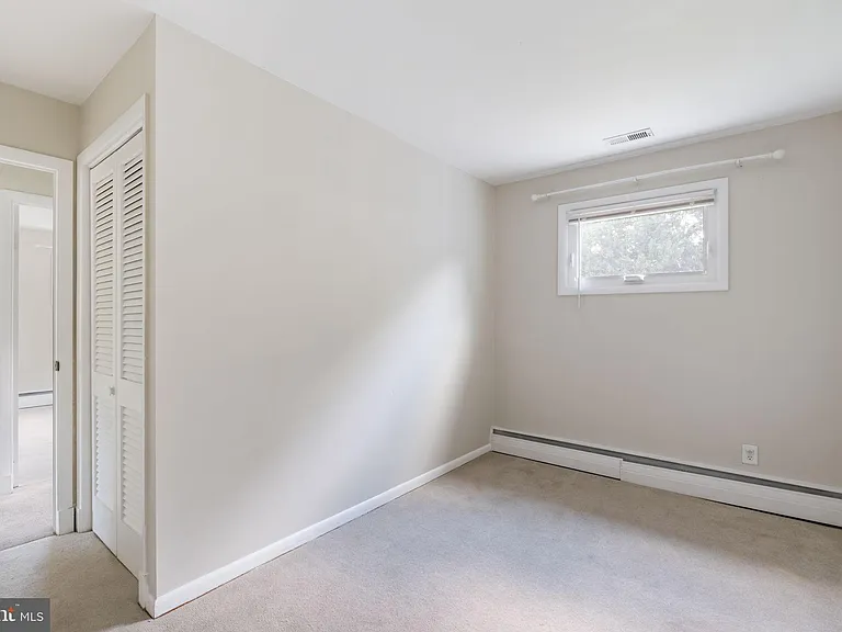 8005 Woodholme Cir — Photo 15