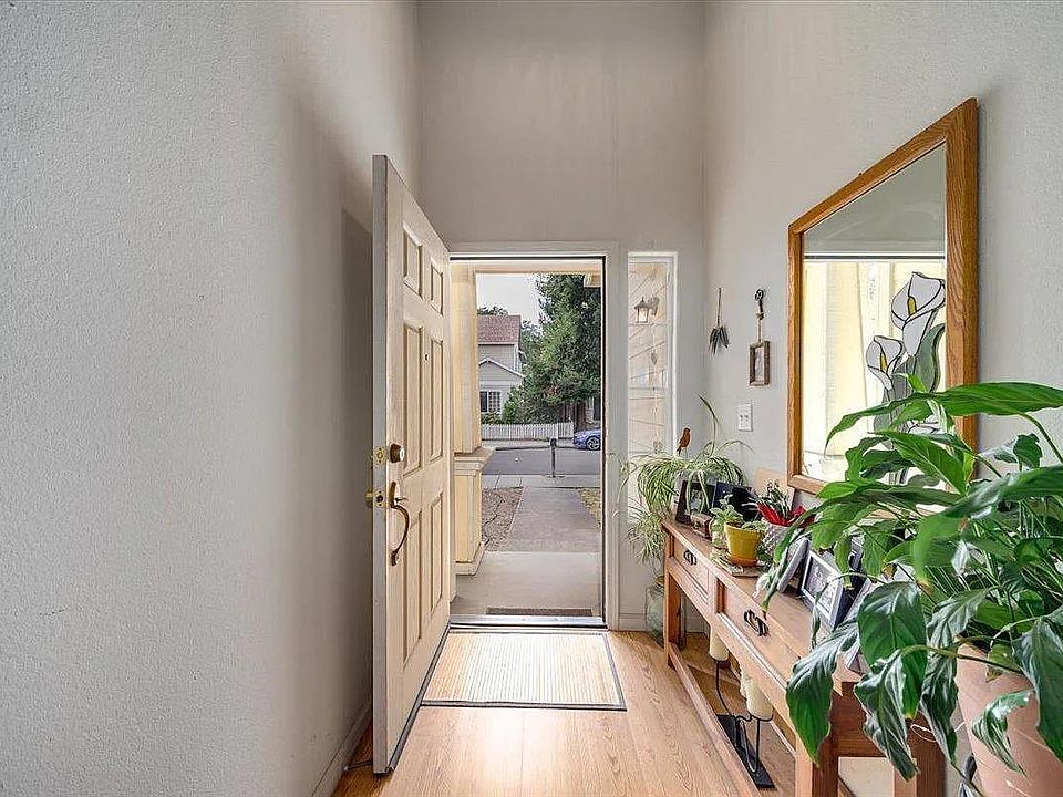 Previous tenant's furnishing