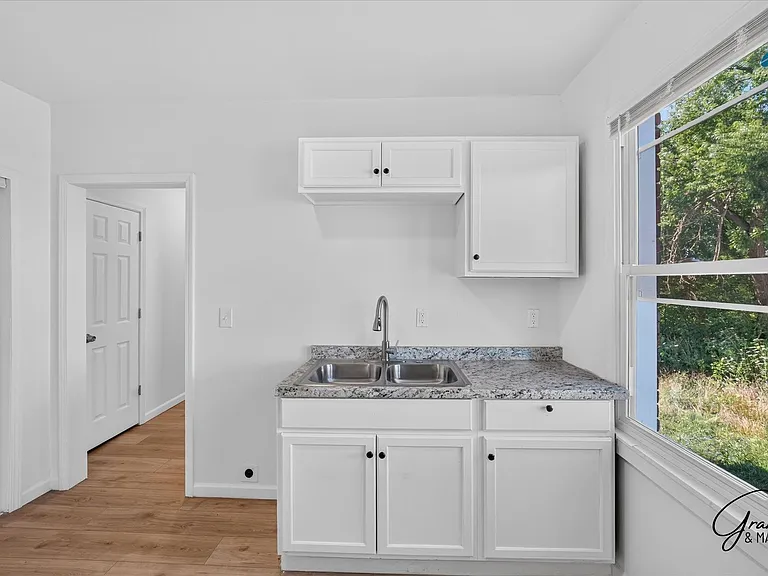 12932 Greiner - Bar Holdings & Blue & White LLC — Photo 8