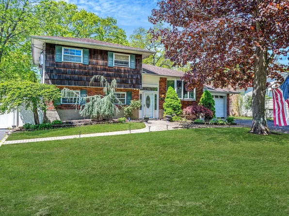 1150 Waverly Avenue, Holtsville, NY 11742