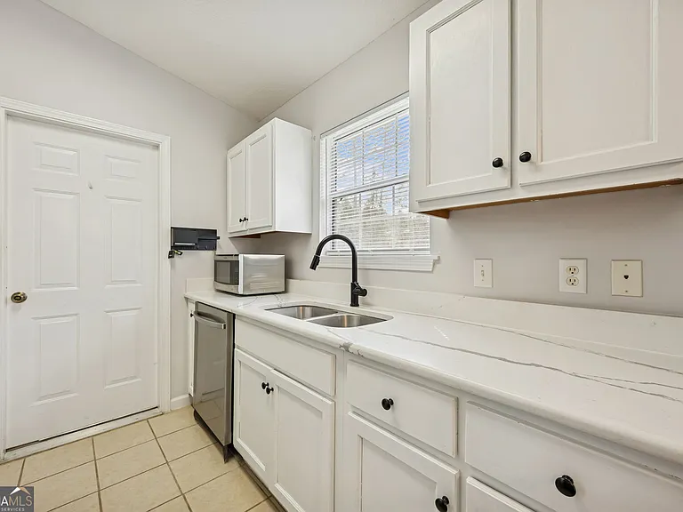 149 Aidan Ct — Photo 10