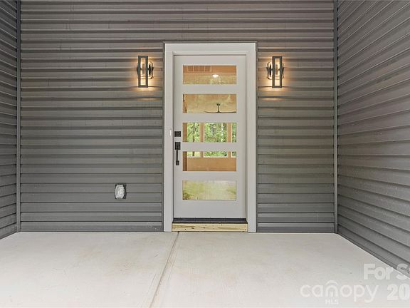 4th image of 3153 Huffman St