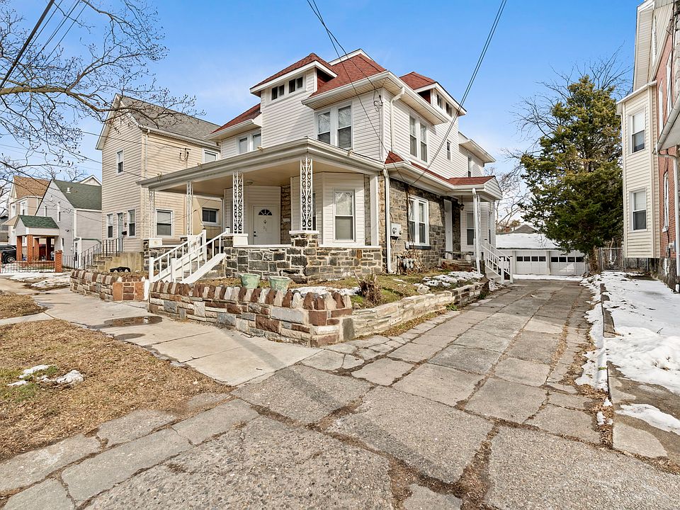 Welcome to 51 Lewis in East Lansdowne