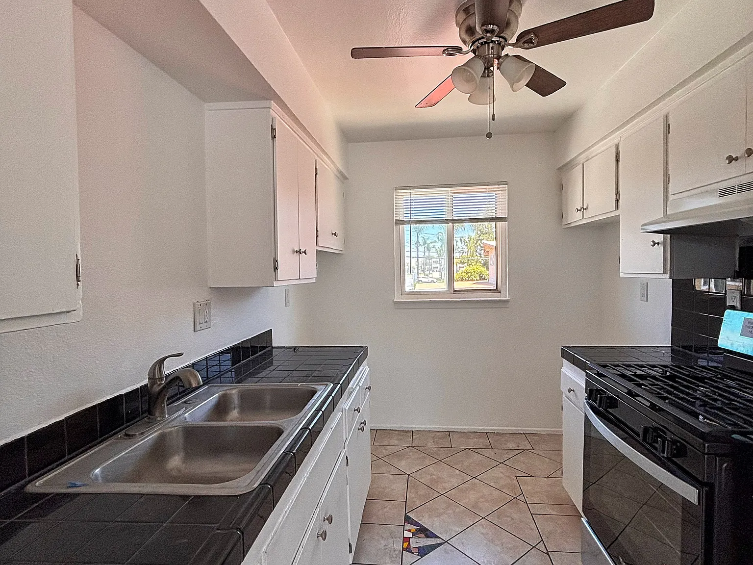 2 bed, $2,100 — Photo 2