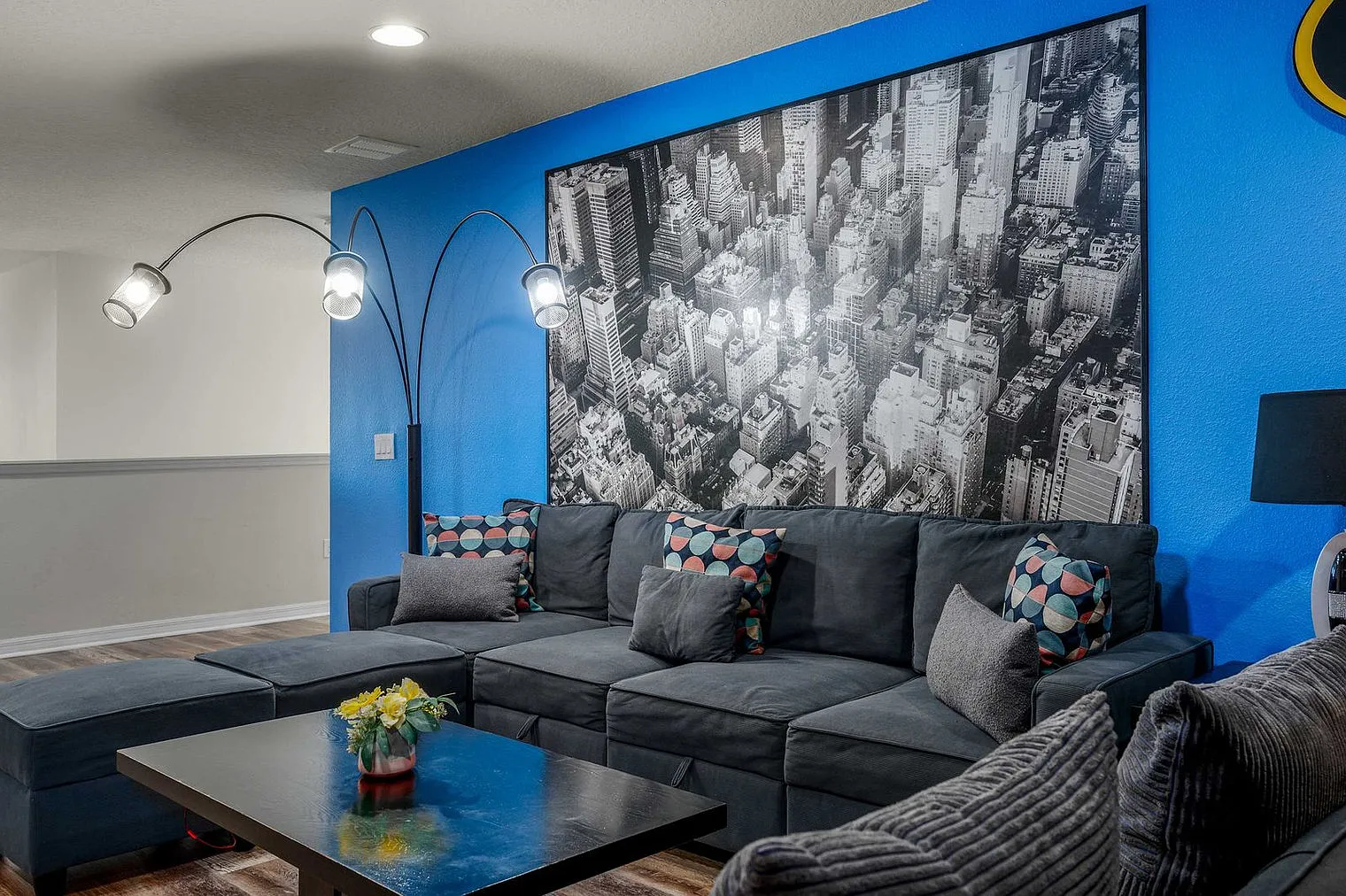 8 bed, 6.0 bath, 3605 sqft, $8,944 — Photo 3