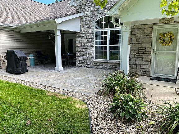 5th image of 277 Ashton Lake Dr