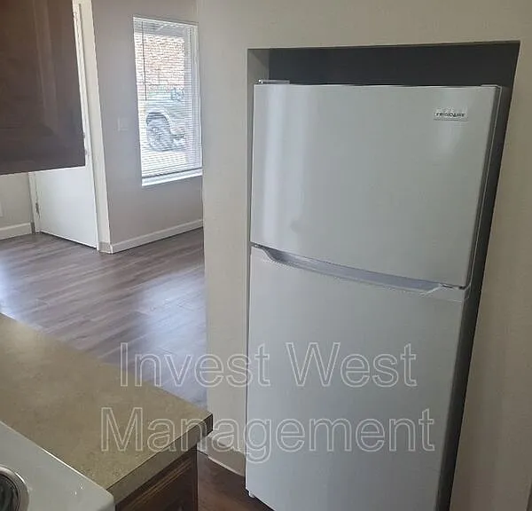 3331 NE 57th Ave #8 — Photo 4