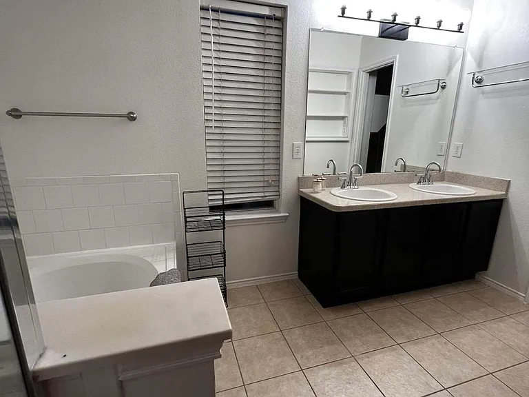 4512 Claret Ct — Photo 13