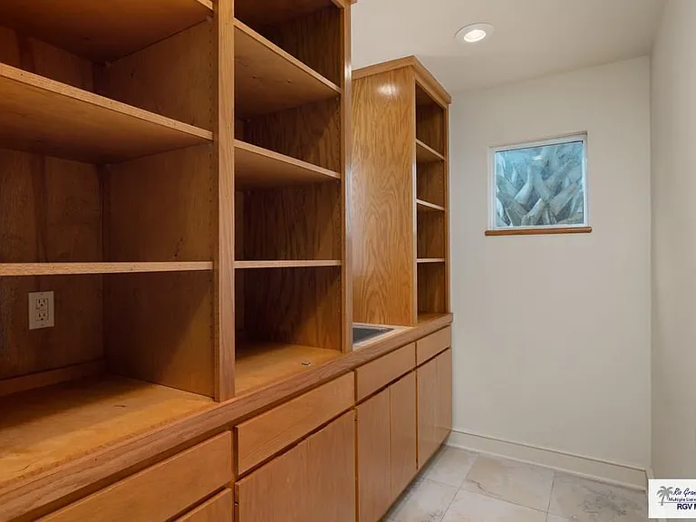 3201 Lazy Lake Dr — Photo 14