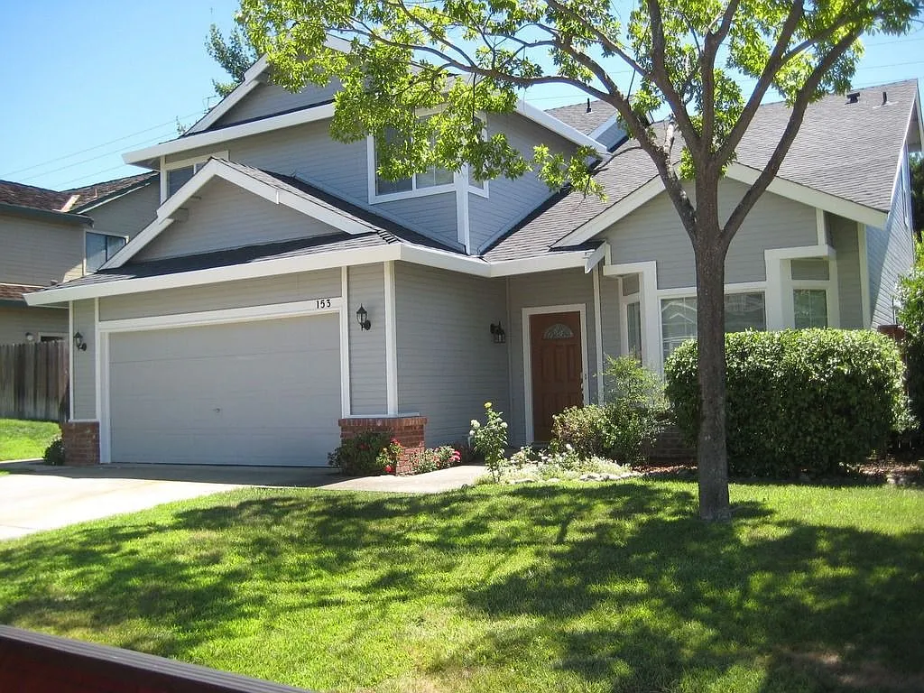 153 Chesterfield Way photo 1