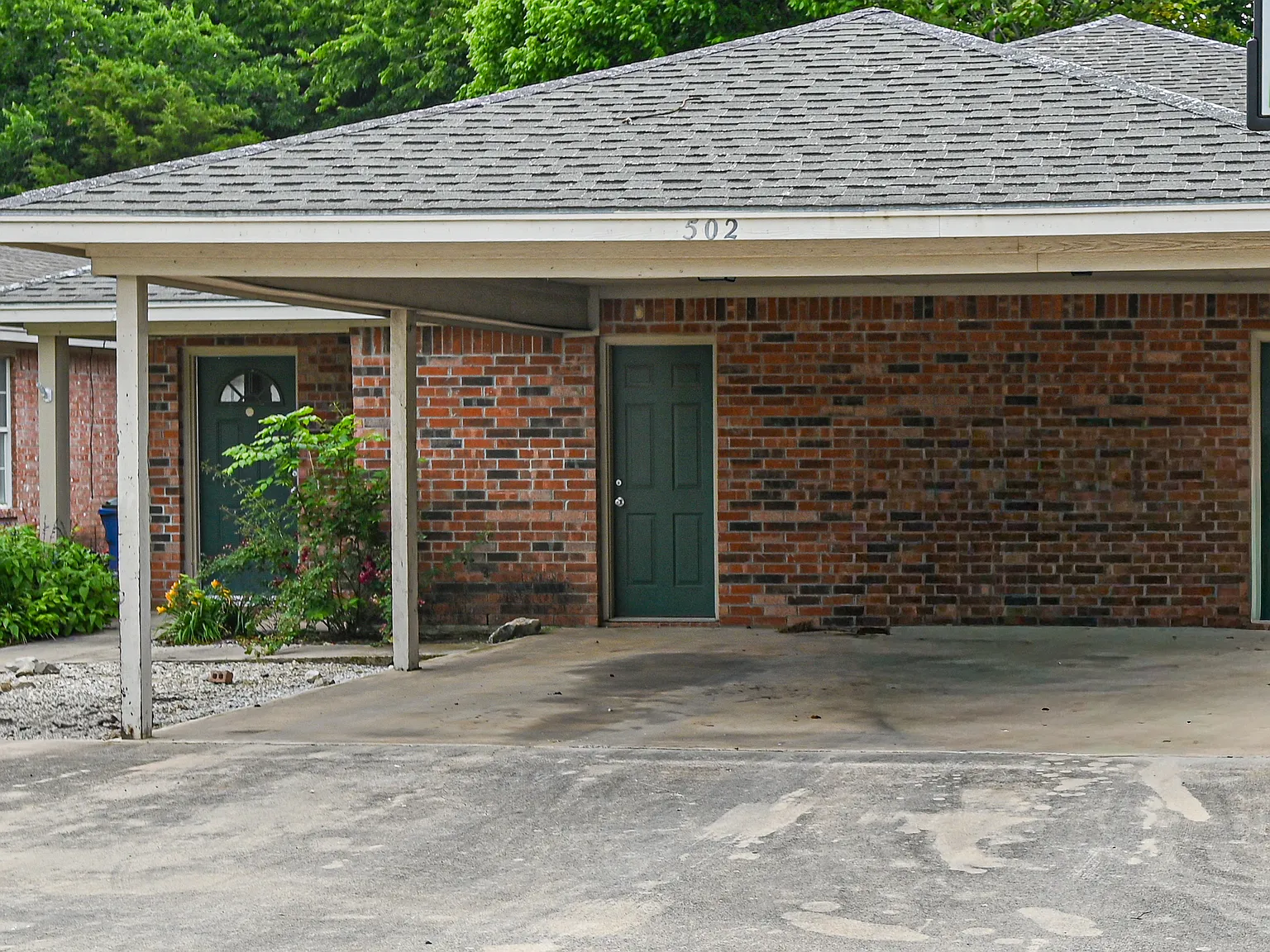 Decatur 3 bedroom 2 bath Duplex Available — Photo 2