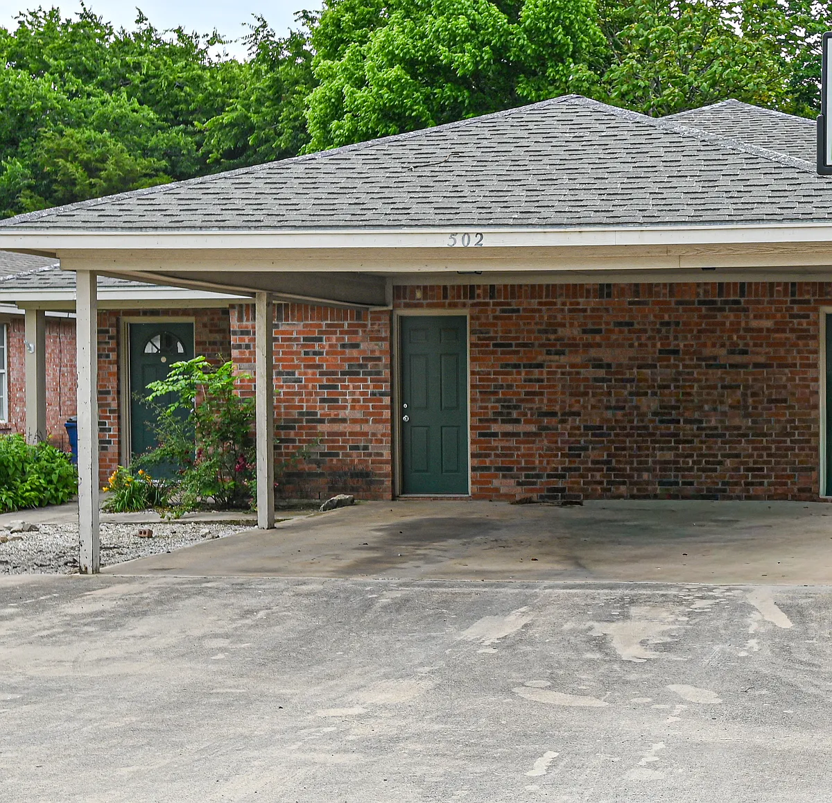 Building Photo - 502 N Sewell Dr #B
