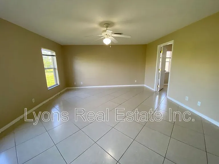 1104 NW 11th Pl — Photo 27