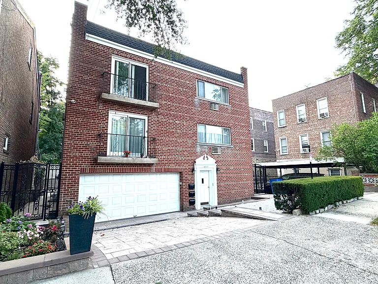 6037 Delafield Ave #3 — Photo 1