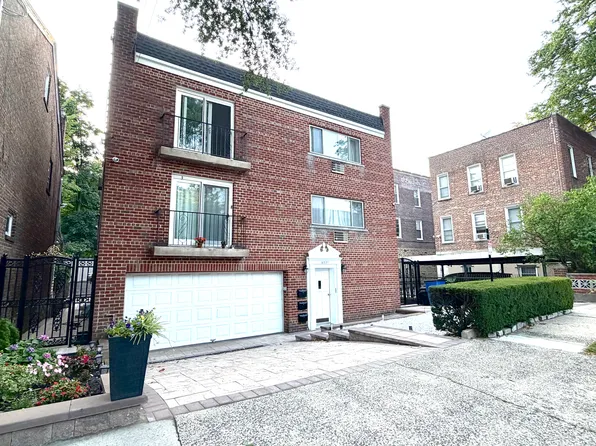6037 Delafield Avenue image 1 of 19