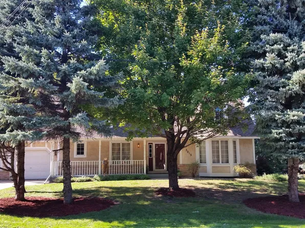 3015 Labore Rd, Little Canada, MN 55109
