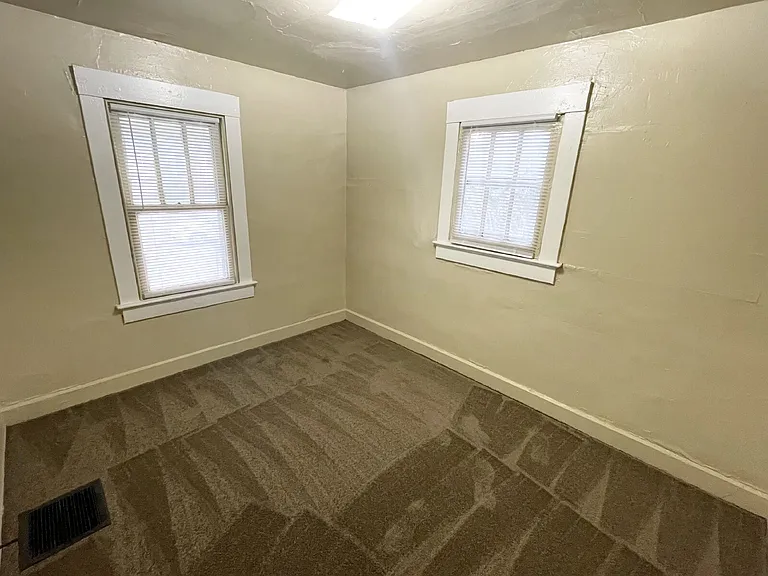 338 Villa Ave — Photo 6