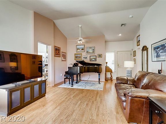 5th image of 9925 Bundella Dr